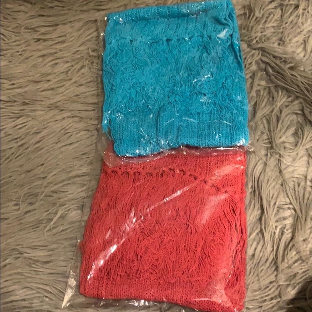 UNUSED SCARVES AQUA AND HOT PINK